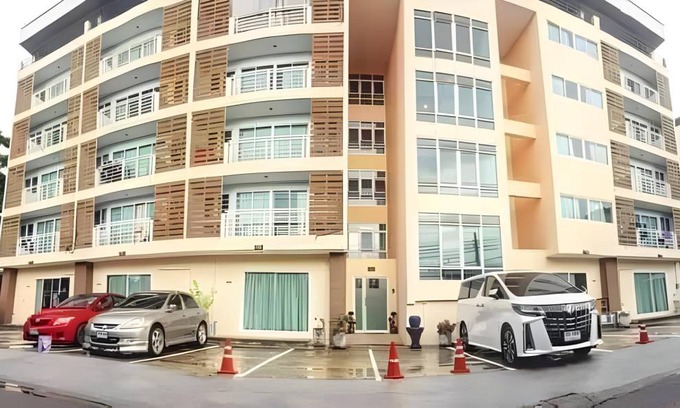Bang Na Hotel | 29 m² Hotel ∙ 10 guests