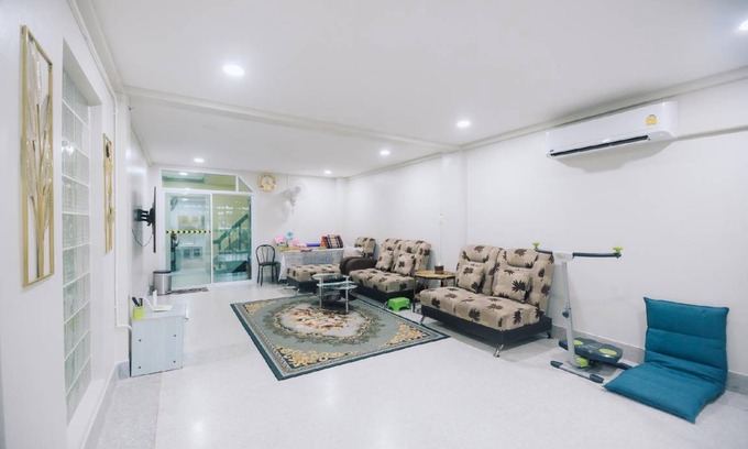 Hat Yai House | 292 m² House ∙ 4 bedrooms ∙ 22 guests