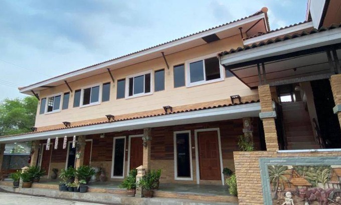 Chum Phae Hotel | 30 m² Hotel ∙ 3 guests