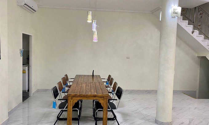 Rayong House | 300 m² House ∙ 5 bedrooms ∙ 12 guests