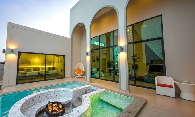 Cha-am Villa | 320 m² Villa ∙ 5 bedrooms ∙ 20 guests
