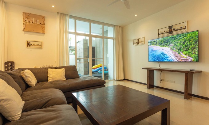 Ban Saiyuan Villa | 3BR PoolVilla Near Nai Harn Beach V113