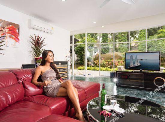Chalong Hotel | 40 m² Hotel ∙ 22 guests