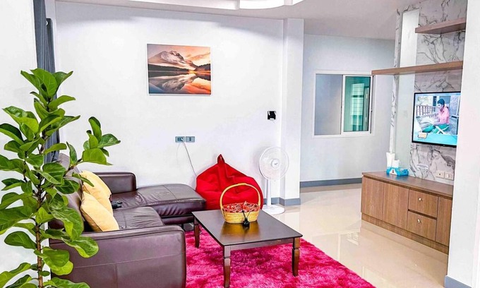 Khlong Hae House | 400 m² House ∙ 3 bedrooms ∙ 8 guests