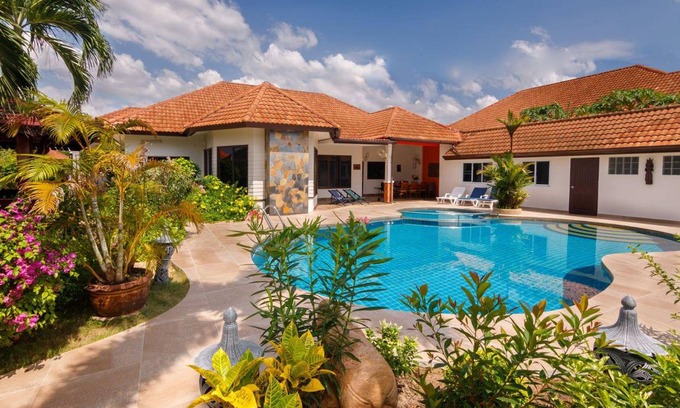 Nong Prue House | 400 m² House ∙ 6 bedrooms ∙ 12 guests