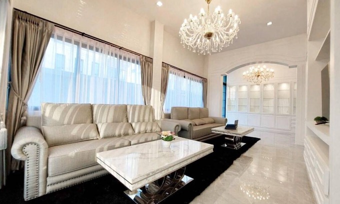 Chonburi Villa | 441 m² Villa ∙ 5 bedrooms ∙ 10 guests