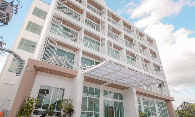Buriram Province Hotel | 56 m² Hotel ∙ 2 bedrooms ∙ 10 guests