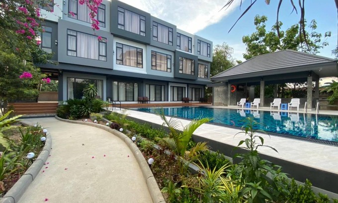 Thani Resort | 65 m² Resort ∙ 20 guests