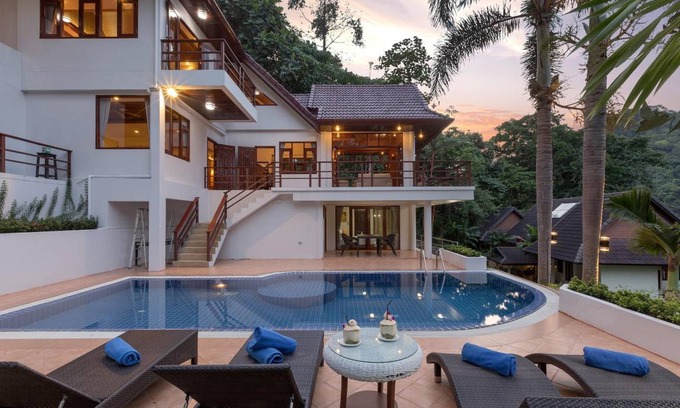 Patong Villa | 650 m² Villa ∙ 6 bedrooms ∙ 14 guests