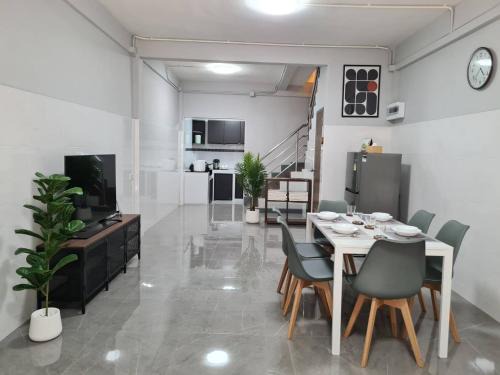 Bang Sue House | Ananta House