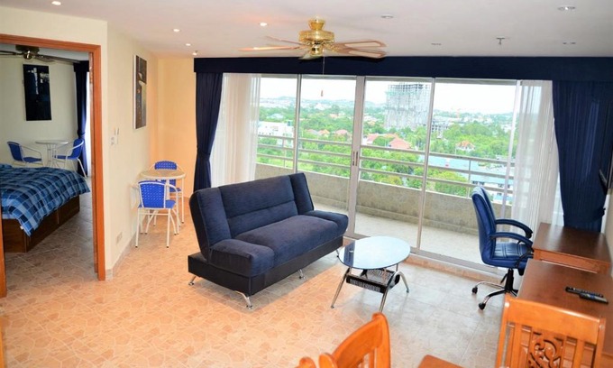 South Pattaya House | Angket condominium Floor 8 Pool view 1 bedroom