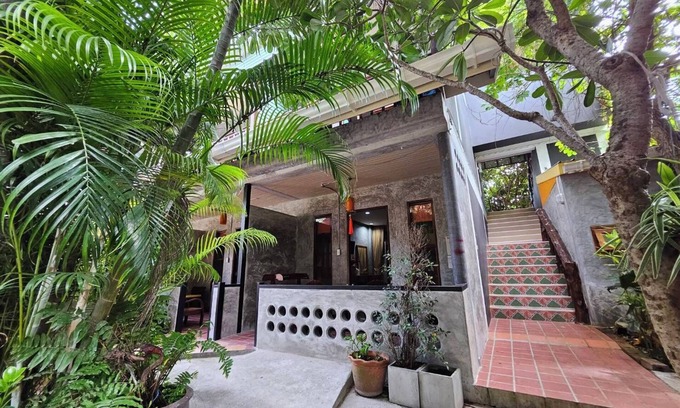 Thong Sala Hostel | Araya Boutique Hotel