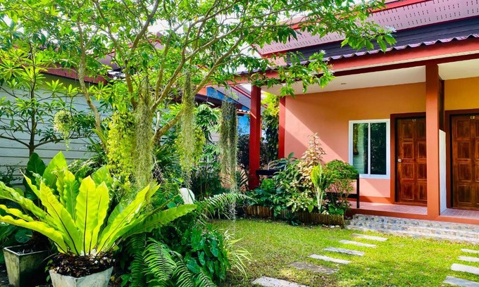 Ko Lanta Hostel | Baan Longhaad
