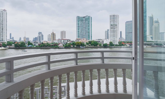Yan Nawa Hostel | BEAT. Warii Hostel at Chaophraya River