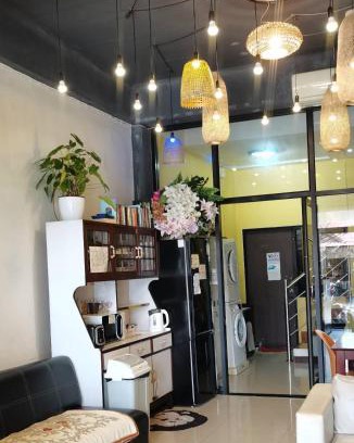 Wua Lai Hostel | Chiang Mai Happy House Hostel