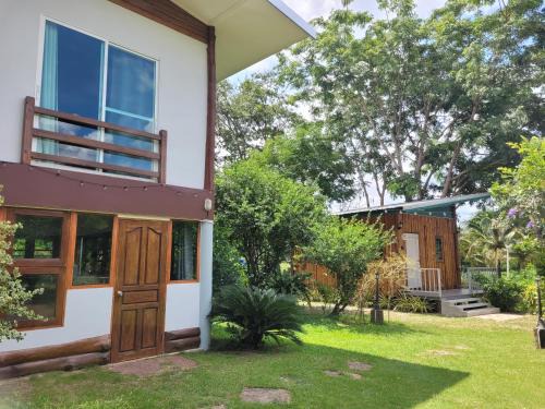 Ban Kluai House | Coco farm stay Suanphueng