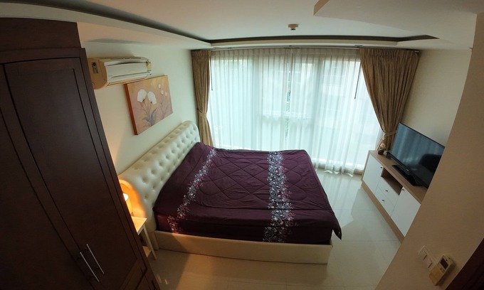 Pattaya Bay Condo | Cozy 2-bedroom condo with AC, WiFi in amazing Pattaya