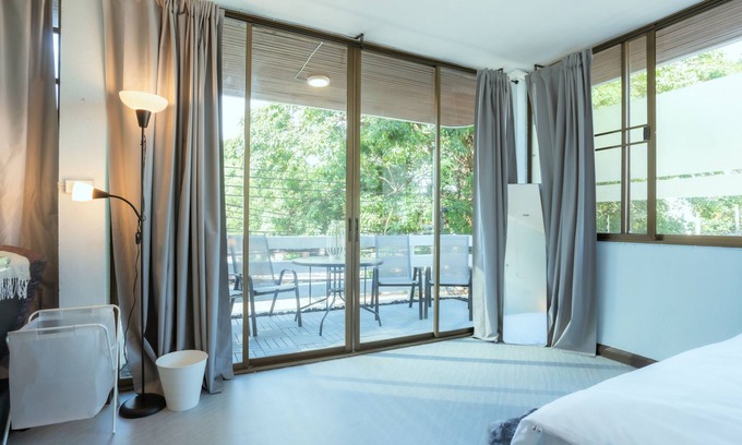 Khlong Tan Nuea Hostel | Ekkamai Buds & Beds - 420 Hostel