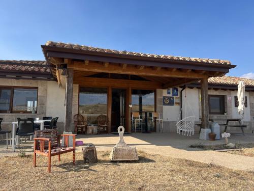 Castellanos de Castro Hostel | Fuente Sidres