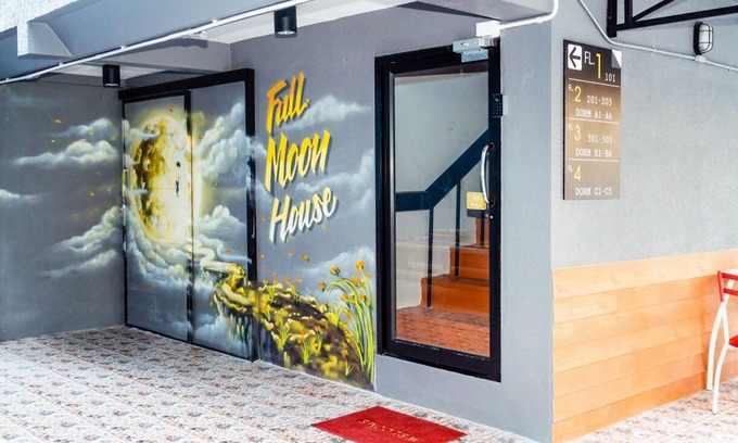 Nakhon Si Thammarat Hostel | Full Moon' House - Hostel