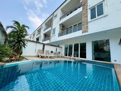 North Pattaya Villa | Hidden Palm Pool Villas