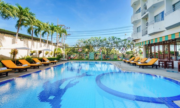 North Pattaya Hotel | JP Villa Hotel