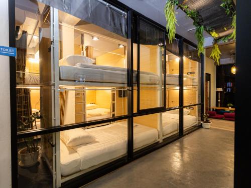 Talat Yot Hostel | Khao San Social Capsule Hostel