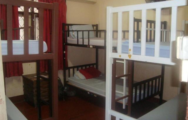 Chana Songkhram House | Khaosan Rainbow Hostel