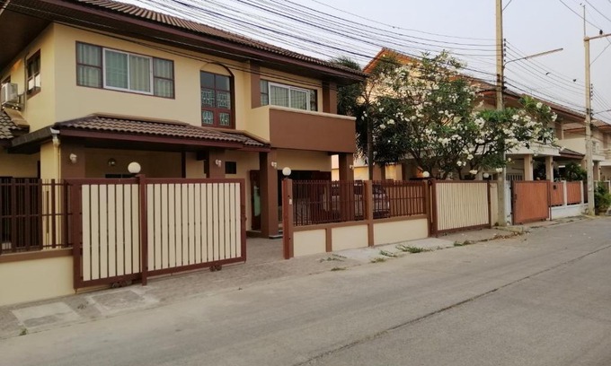 Ban Pong Apartment | Kim Banpong