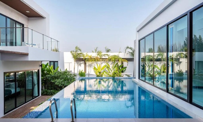 Na Chom Thian Villa | Luxury 3-Bedroom Pool Villa Beach Access, Na Jomtien Pattaya