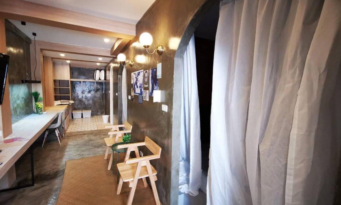 Khlong Ton Sai Apartment | Many Days Hostel Bangkok