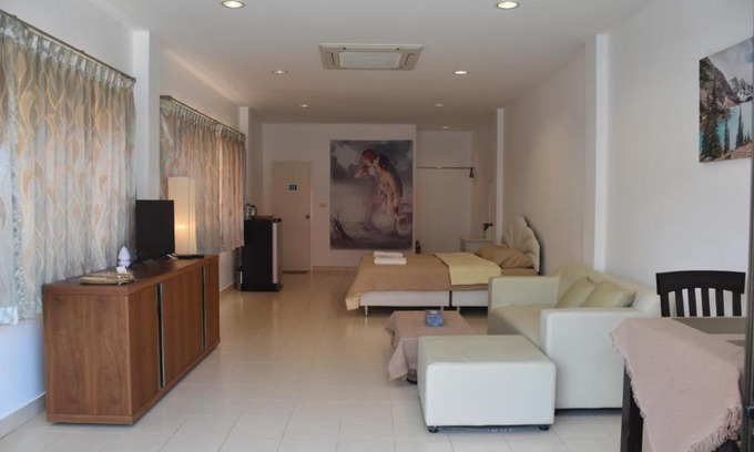 Bang Sare Hostel | Marine house