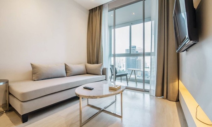 Sukhumvit Apartment | Modern Family Suite near BTS Thonglor 家庭现代风格房近通罗站 U7