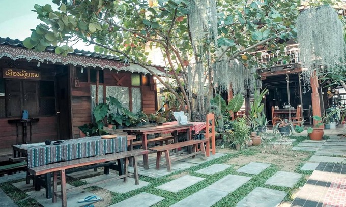 Pa Daet House | Motel ∙ 8 guests