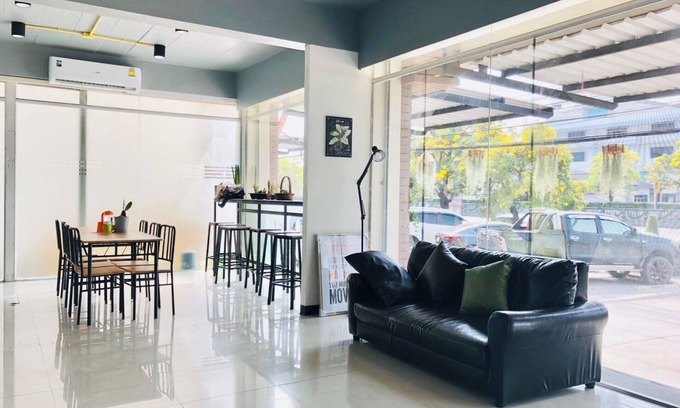 Racha Thewa Hostel | Near BKK Airport Hostel