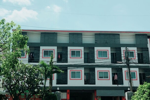 Buriram Province Hotel | Paradise Resort Buriram
