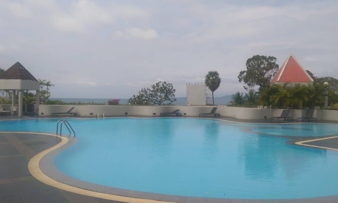 Jomtien Apartment | Pattaya Jomthein 2 Bed Front Line Beach Apartment