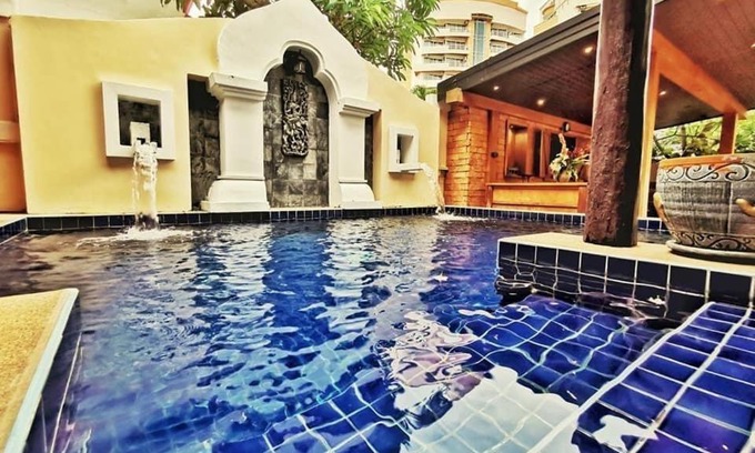 South Pattaya Villa | Peacock Party Pool Villa