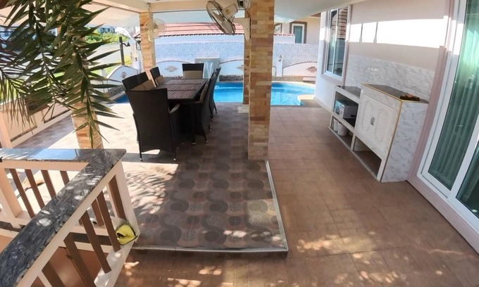Bang Sare House | Poolvilla 4 Bedroom near Sea