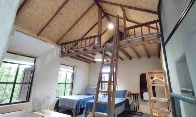 San Pa Thong Resort | Private room ∙ 4 guests