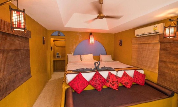 Thong Sala House | Room in Guest room - Asia Blue - Beach Hostel Hacienda - Deluxe or Twin Room with Garden View