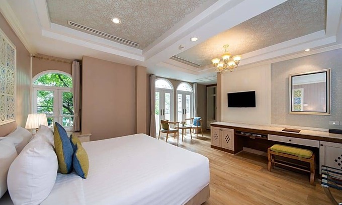 Nana Hotel | Salil Hotel Sukhumvit Soi 8