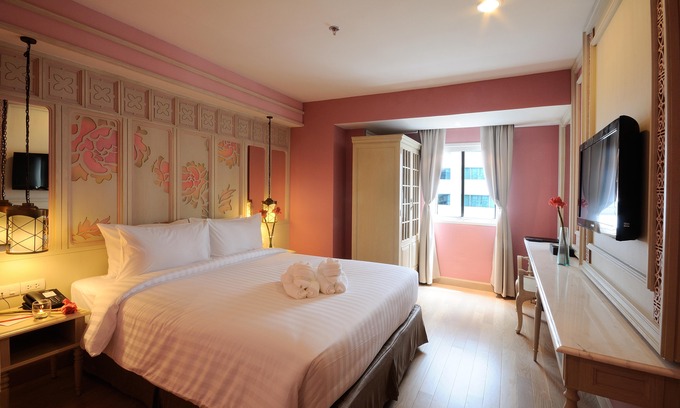 Nana Hotel | Salil Hotel Sukhumvit Soi 11