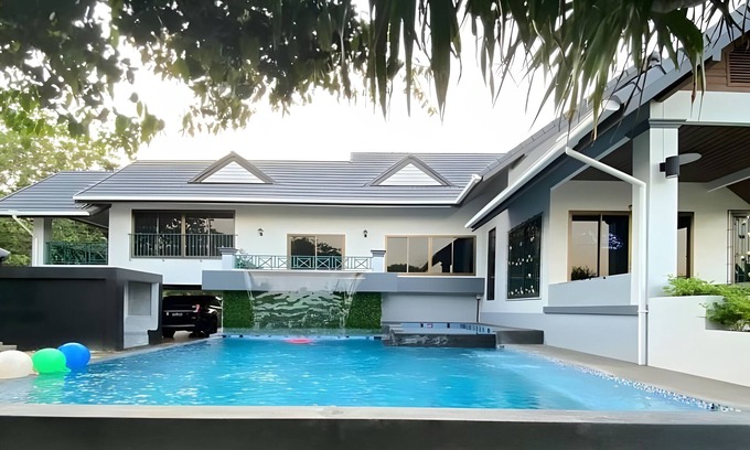 Sattahip Villa | Siriniran Homestay