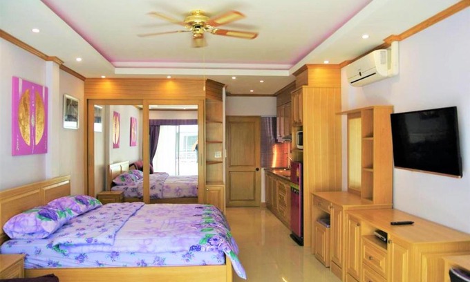 Na Kluea Apartment | Spacious 3rd floor studio at Baan Suan Lalana