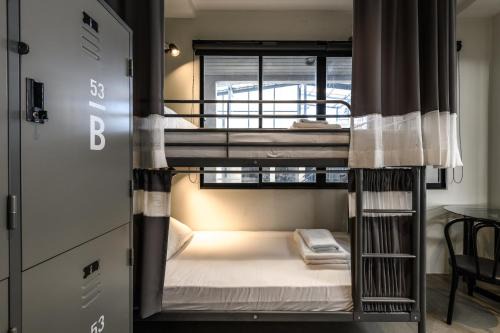 Siriraj Hostel | Stay Wanglang