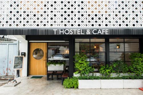 Samsen Nai Hostel | T Hostel @ Victory Monument