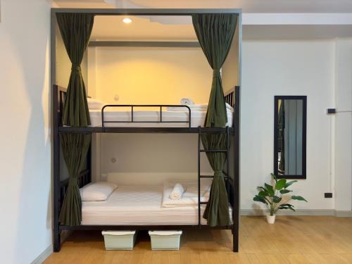 Thong Sala Hostel | Tangerine Dream