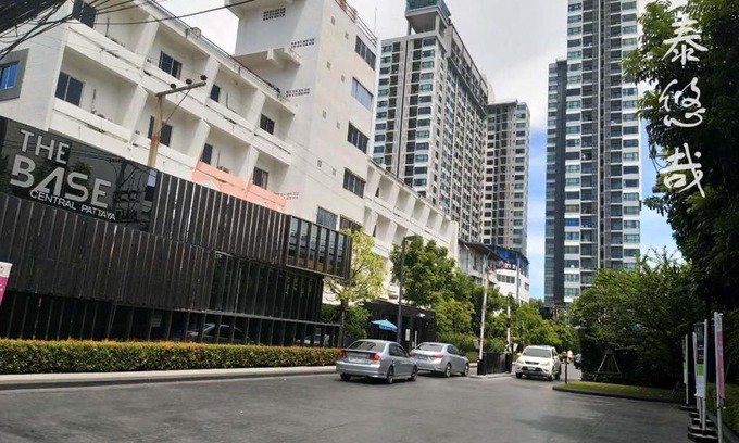 Pattaya Bay Apartment | The Base Central Pattaya Thai