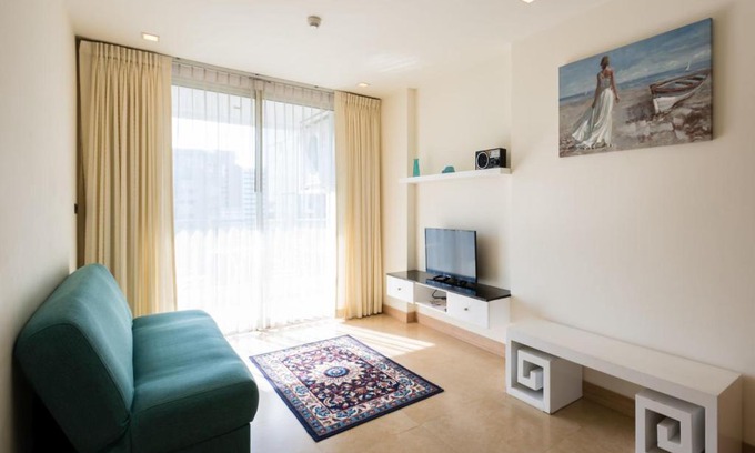 Pratumnak Hill Apartment | The Cliff Condominium by GrandisVillas